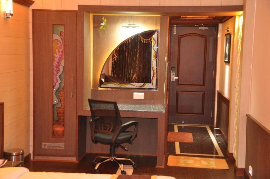 فندق أستوريا ريزيدنسي أوتي الغرفة الصورة